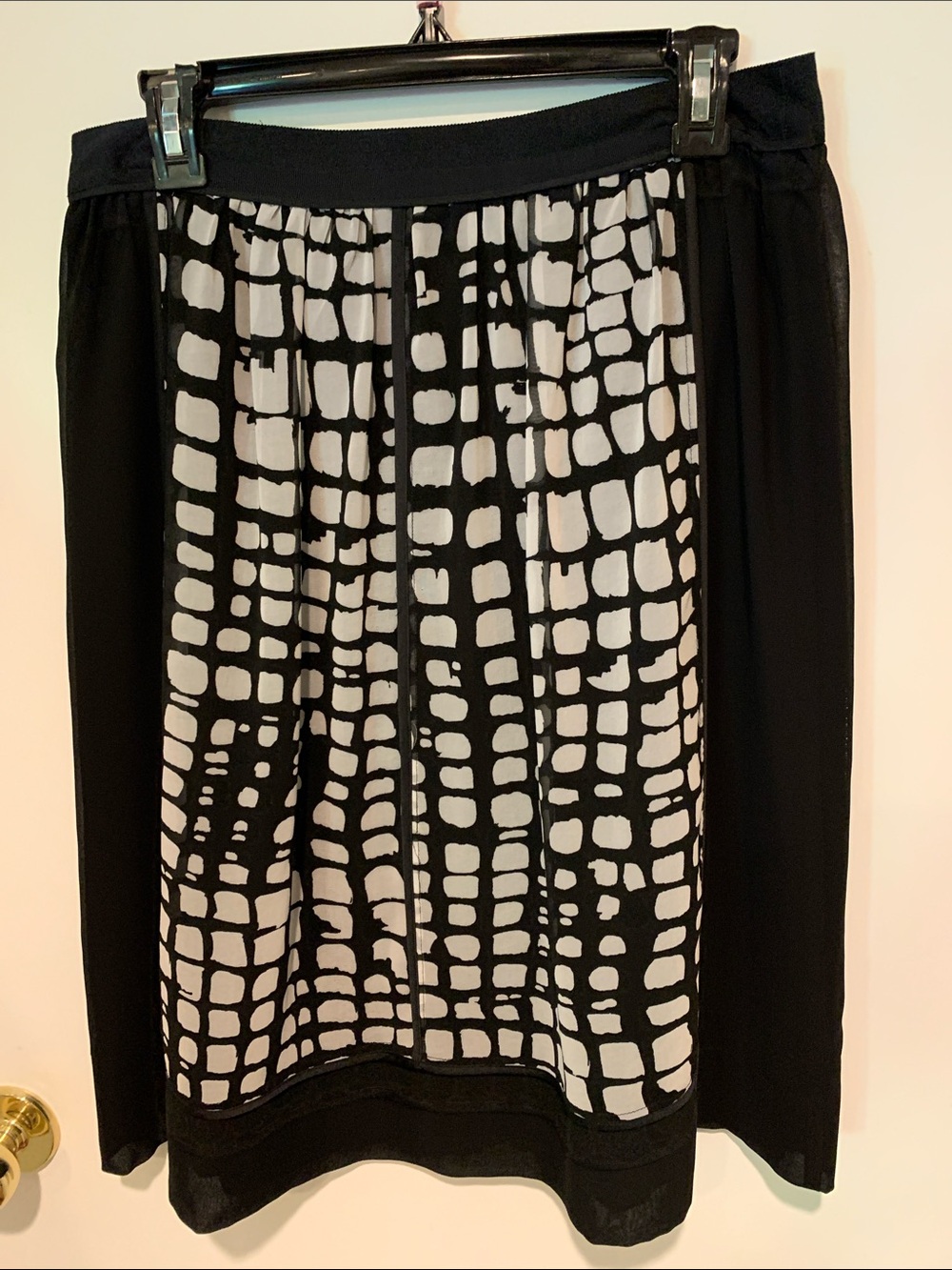 Jones New York Black and White Graphic Print Skirt. Sz 4